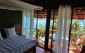 Mtende Beach Bungalows